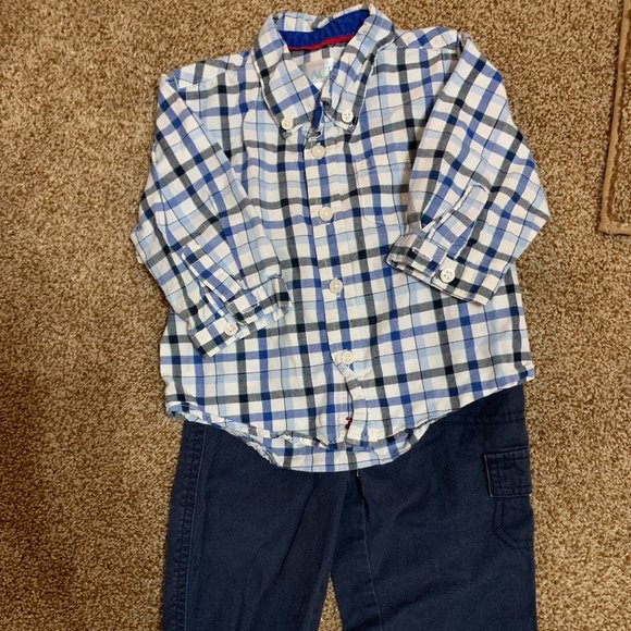 Bundle of 2 boys clothes 12M - Picture 1 of 3